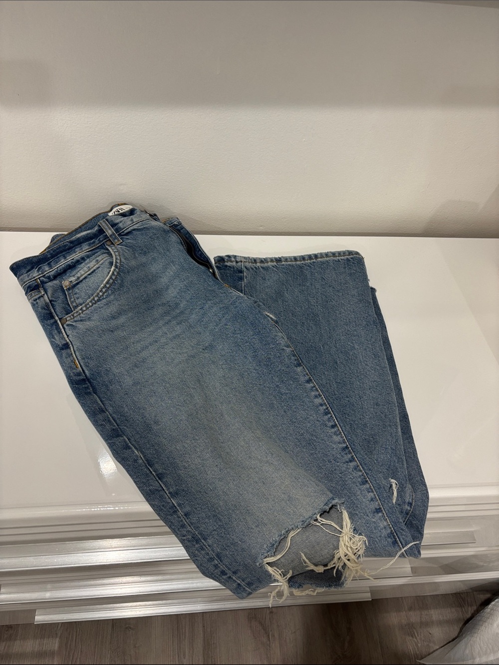 Classic Women’s Denim Jeans with Distressed Knee